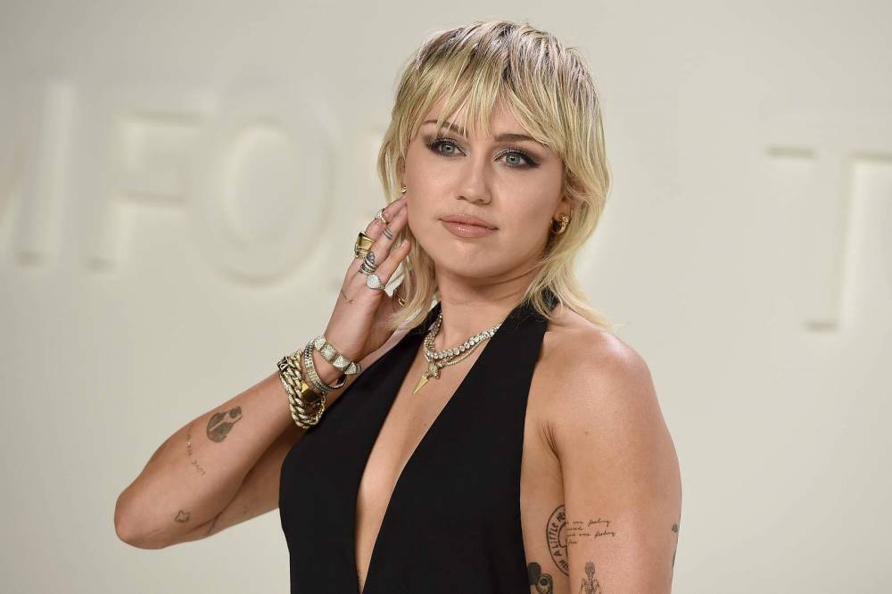 Miley spreads brightness, Stones say home amid coronavirus - clickorlando.com - Los Angeles