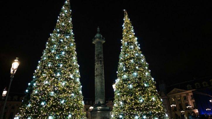 People are hanging up Christmas lights to stay positive amid coronavirus outbreak - fox29.com - Usa - Los Angeles - city Milwaukee