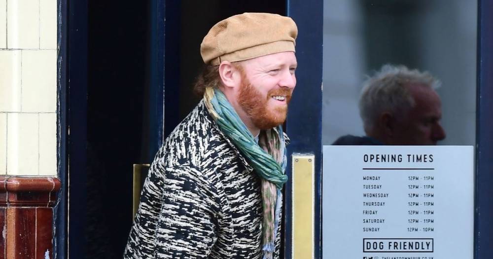 Caroline Flack - Leigh Francis - Keith Lemon - Keith Lemon ignores government advice as he's spotted in pub after showing coronavirus symptoms - ok.co.uk