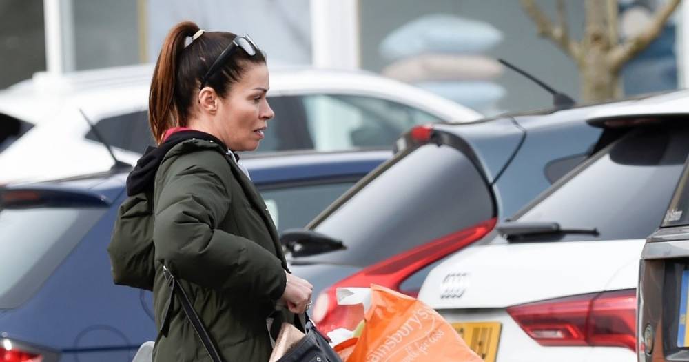 Alison King - Carla Connor - William Roache - Coronation Street actress Alison King loads car with shopping after stockpiling - mirror.co.uk - county Cheshire