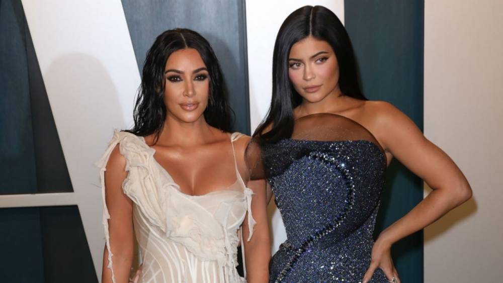 Kylie Jenner - Khloe Kardashian - Kim Kardashian - Kendall Jenner - Kim Kardashian Reveals She and Her Sisters Are Social Distancing Amid Coronavirus Outbreak - etonline.com