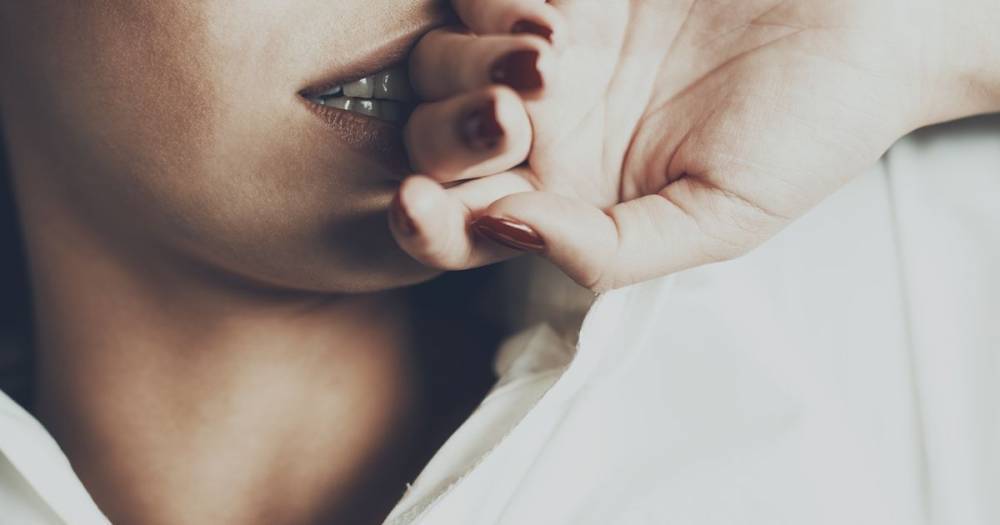 Sexual wellness doctor prescribes masturbation while in isolation to help with pain relief and boost moods - ok.co.uk