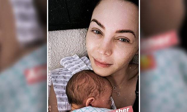 Steve Kazee - Jenna Dewan shares adorable cuddle snap with newborn son Callum - dailymail.co.uk
