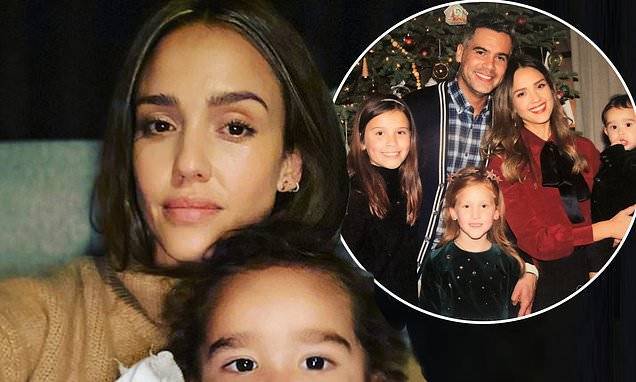 Jessica Alba - Jessica Alba announces she's donating 3 million diapers and thousands of baby care supplies - dailymail.co.uk