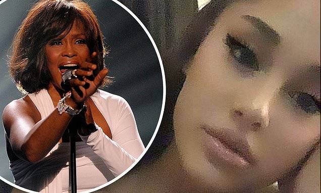Whitney Houston - Ariana Grande shows off vocal range as she covers Whitney Houston classic during her self-quarantine - dailymail.co.uk - Los Angeles - city Houston
