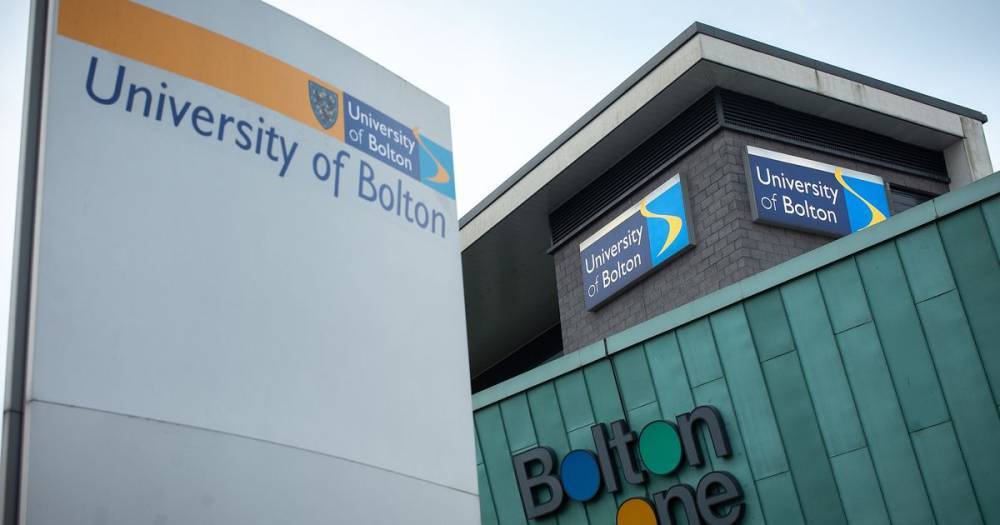 University of Bolton will switch to ‘virtual’ classes until coronavirus crisis ends - but students will still get degrees - manchestereveningnews.co.uk