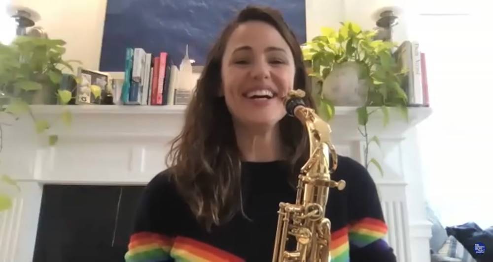 Jimmy Fallon - Happy Birthday - Jennifer Garner Plays 'Happy Birthday' on Saxophone for Jimmy Fallon's Home Edition of 'Tonight Show'! - justjared.com