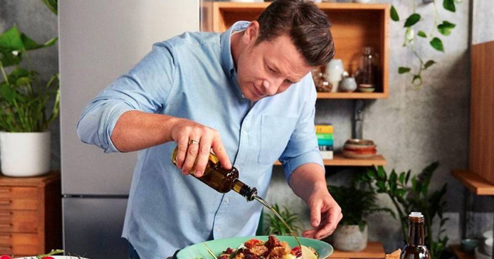 Jamie Oliver - Coronavirus: Jamie Oliver to share 'store cupboard' recipes in new cooking show - mirror.co.uk