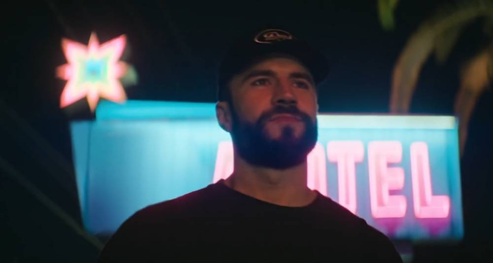 Sam Hunt Releases 'Hard To Forget' Music Video Ahead of 'Southside' Release - Watch! - justjared.com - city Las Vegas