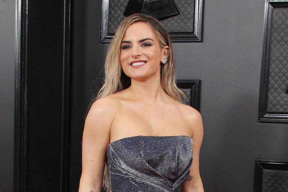 JoJo shares coronavirus remix of her hit Leave (Get Out) - hollywood.com