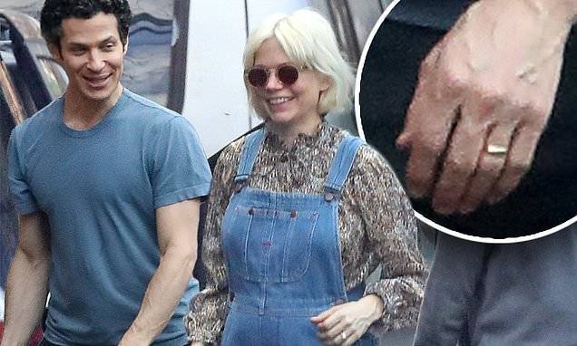 Michelle Williams - Thomas Kail - Michelle Williams and Thomas Kail BOTH wear wedding bands - dailymail.co.uk - city New York