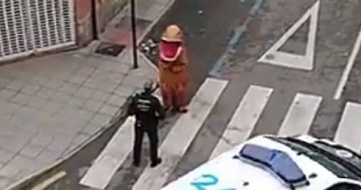 Jurassic Park - Costumed ‘T. Rex’ caught breaching coronavirus quarantine in Spain - globalnews.ca - Spain