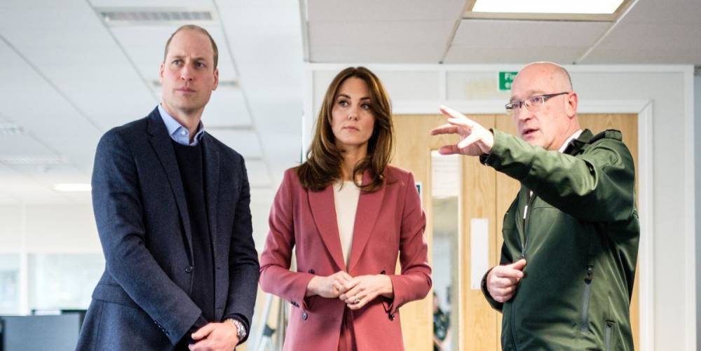 Kate Duchesskate - Kate Middleton Wears a Rose Pantsuit for a Visit to a London Emergency Call Center - harpersbazaar.com - city London - county Prince William