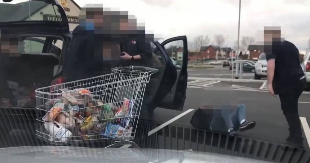 Supermarket staff tackle suspected shoplifter who walked out with trolley full of food - manchestereveningnews.co.uk - Iceland