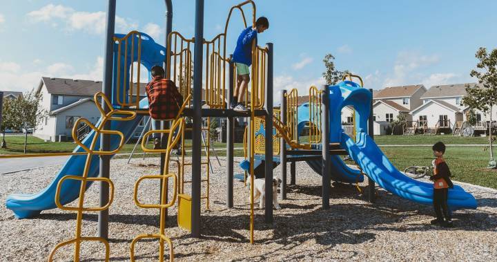 Craig Janes - Stop taking children to playgrounds, playdates during coronavirus outbreak: experts - globalnews.ca - city Waterloo