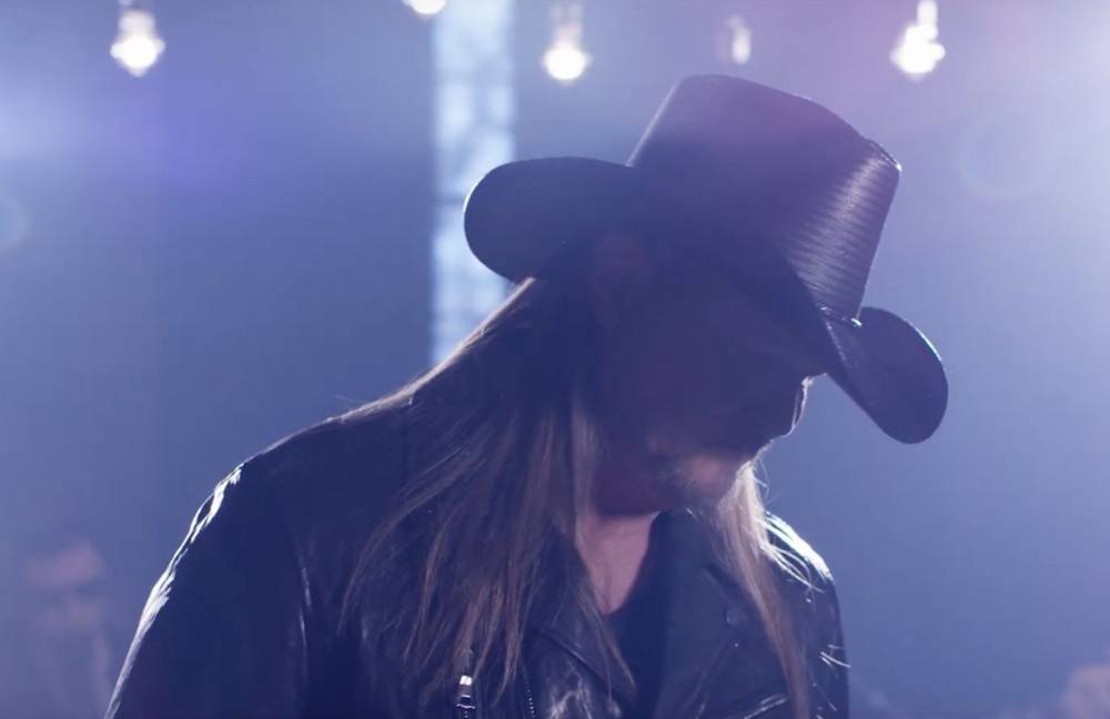 Trace Adkins - Trace Adkins Debuts ‘Better Off’ Music Video Shot Days Before Nashville Tornados - etcanada.com - county Day - county Pratt