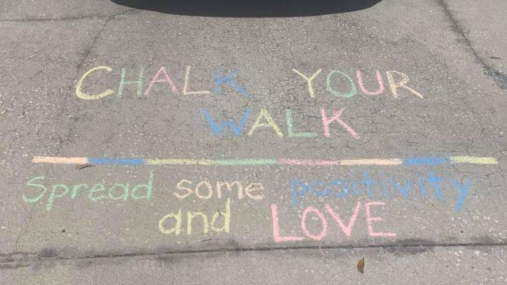 People take to sidewalks with colorful chalk to share messages of encouragement amid COVID-19 crisis - fox29.com - Usa - Los Angeles