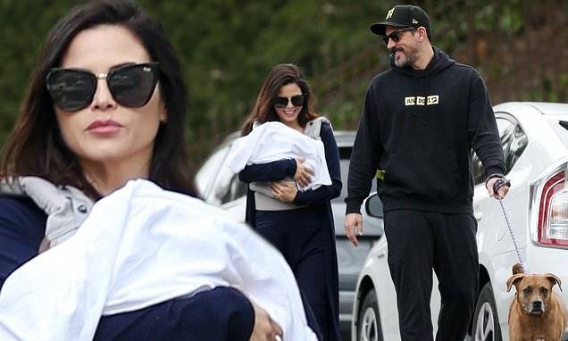Steve Kazee - Jenna Dewan cradles son Callum while walking dog with Steve Kazee after vowing to 'limit visitors' - dailymail.co.uk
