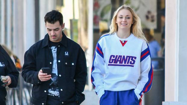 Joe Jonas - Sophie Turner - Sophie Turner Wears Baggy Sweatshirt During Instagram Live With Husband Joe Amid Pregnancy Reports - hollywoodlife.com