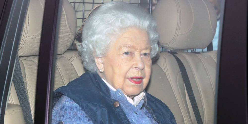 queen Elizabeth - The Queen Sent a Subtle Message About Staying Strong During the Coronavirus Outbreak as She Left London - marieclaire.com