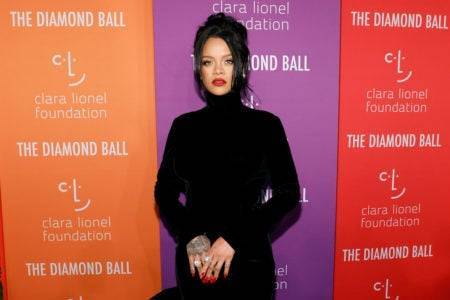 Justine Lucas - Rihanna's Clara Lionel Foundation Donates $5 Million To Global COVID-19 Response - essence.com - Usa