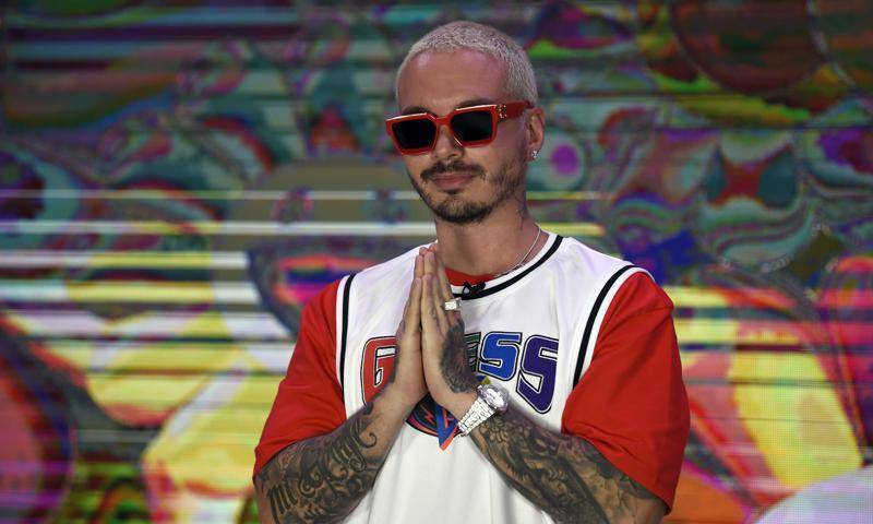 Jimmy Fallon - J Balvin drops new album early for sweetest reason: See his emotional interview! - us.hola.com - Colombia