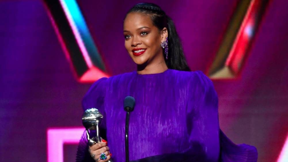 In Health - Justine Lucas - Rihanna's Clara Lionel Foundation Donates $5 Million to Coronavirus Response Efforts - hollywoodreporter.com