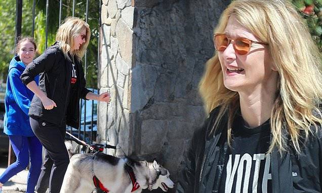 Laura Dern - Laura Dern practices social distancing while out on a walk with daughter Jaya and their dogs - dailymail.co.uk - state California