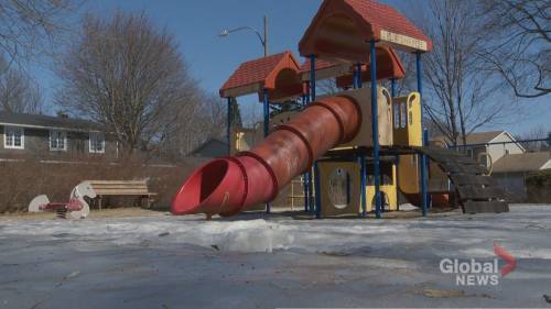 Coronavirus outbreak: Should Montreal’s playgrounds close? - globalnews.ca