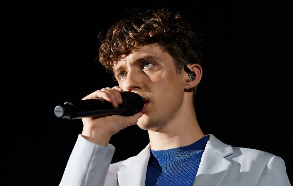 Troye Sivan - Troye Sivan is paying freelance artists to help him drop a new song - nme.com - Australia