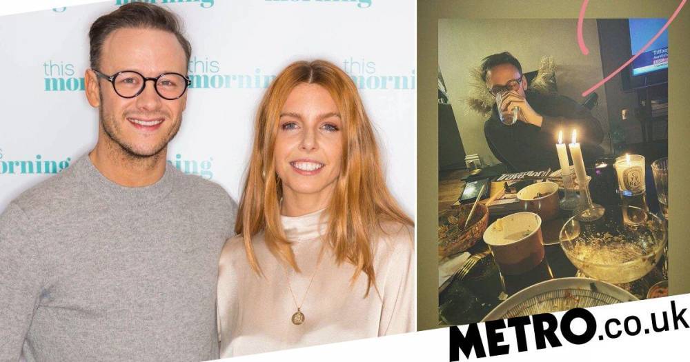 Stacey Dooley - Kevin Clifton - Stacey Dooley and Kevin Clifton stay sane amid coronavirus social distancing with cheeky takeaway - metro.co.uk - India