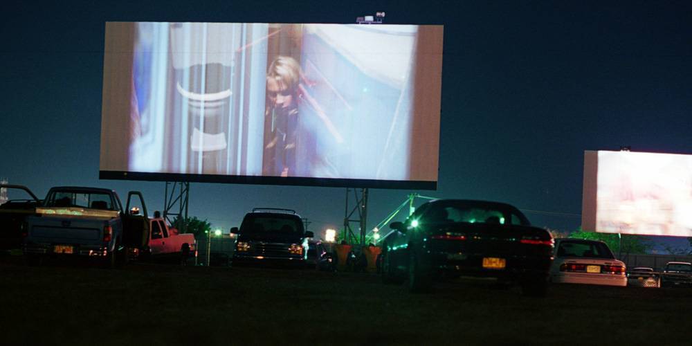 Drive-In Movie Theaters See Bump in Business After Traditional Movie Theaters Close During Health Crisis - justjared.com - Los Angeles - state California - Sacramento