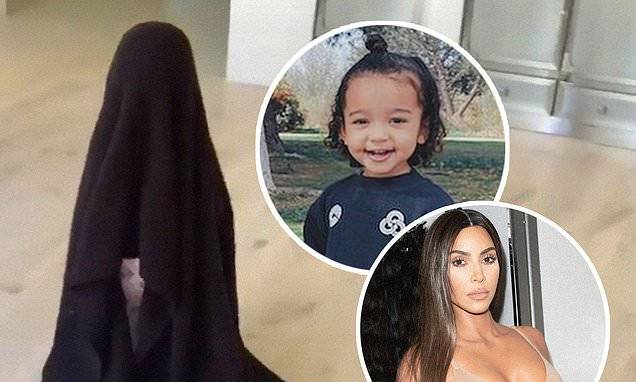 Kim Kardashian - Kim Kardashian shares a video of Chicago dressed up as a ghost amid COVID-19 outbreak isolation - dailymail.co.uk - city Chicago