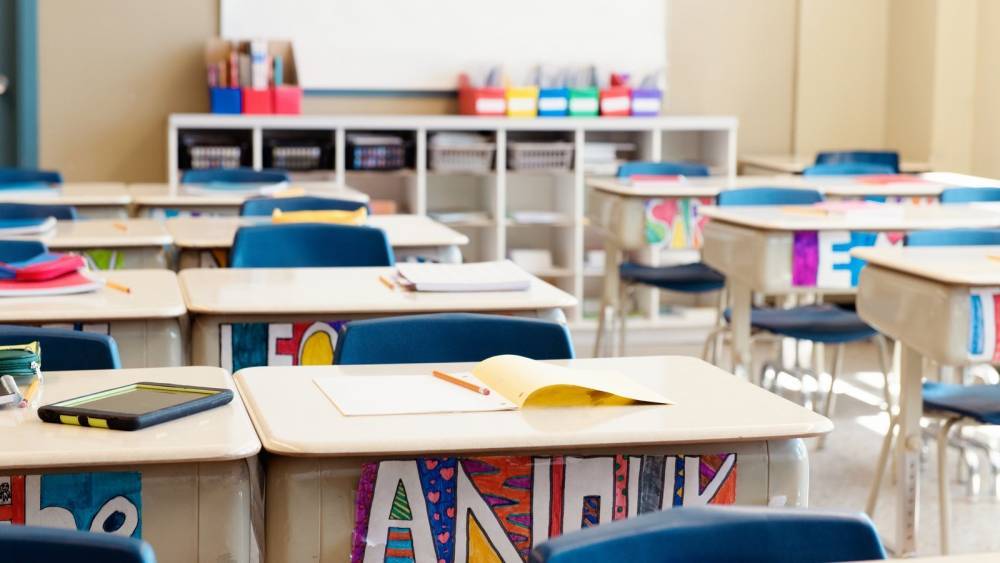 Teachers around Ireland are taking on the challenge of remote lessons for students - rte.ie - Ireland