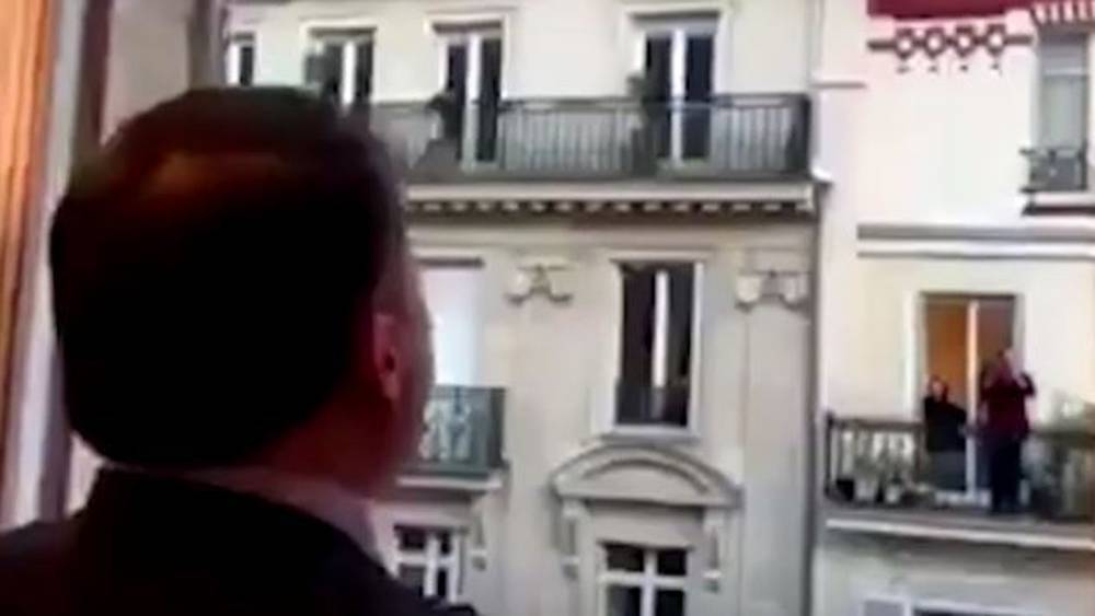 Opera singer treats Paris neighbours to La Marseillaise - rte.ie - France - city Paris