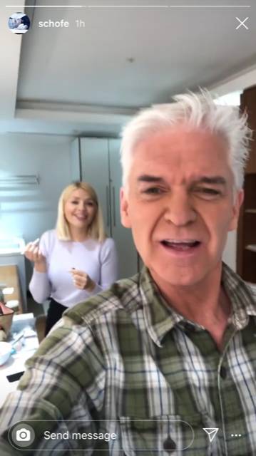 Holly Willoughby - Phillip Schofield - Piers Morgan - Phillip Schofield: I’m doing my own make-up because of coronavirus - breakingnews.ie - Britain - county Morgan