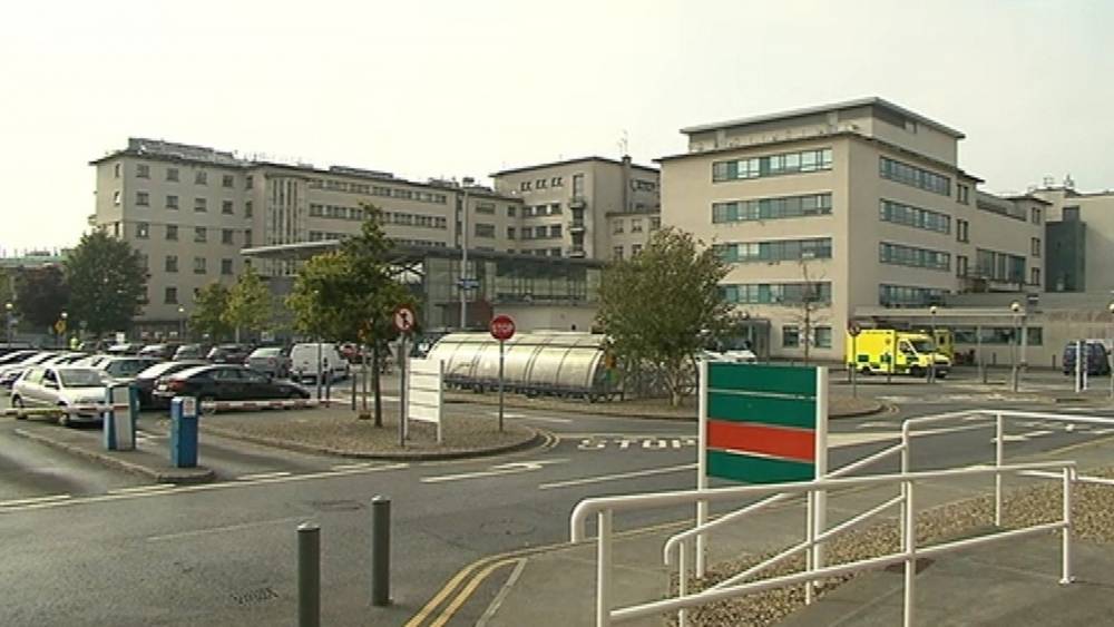 Covid-19 patient says his symptoms were mild but wife became seriously ill - rte.ie - Italy - Ireland