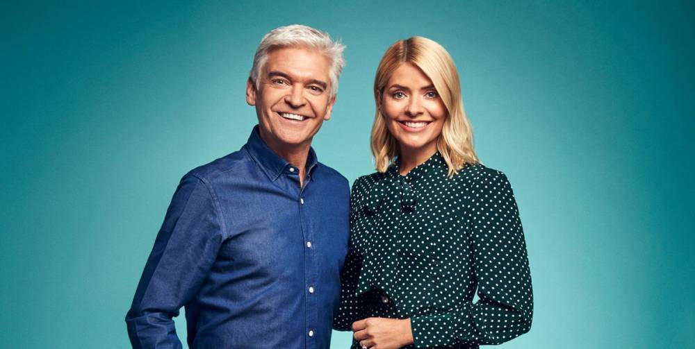 Holly Willoughby - Phillip Schofield - This Morning's Holly Willoughby and Phillip Schofield do own make-up with reduced team over coronavirus fears - digitalspy.com