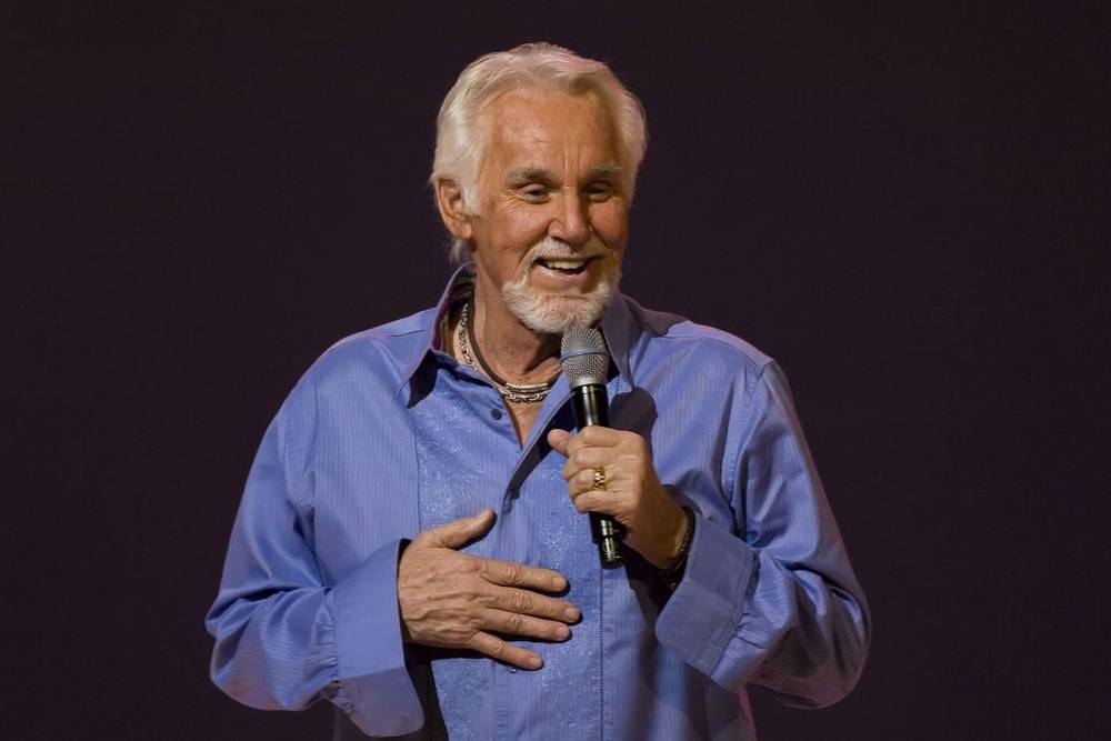 Kenny Rogers - Dolly Parton - Kenny Rogers dead at 81 - hollywood.com - county Island - Georgia