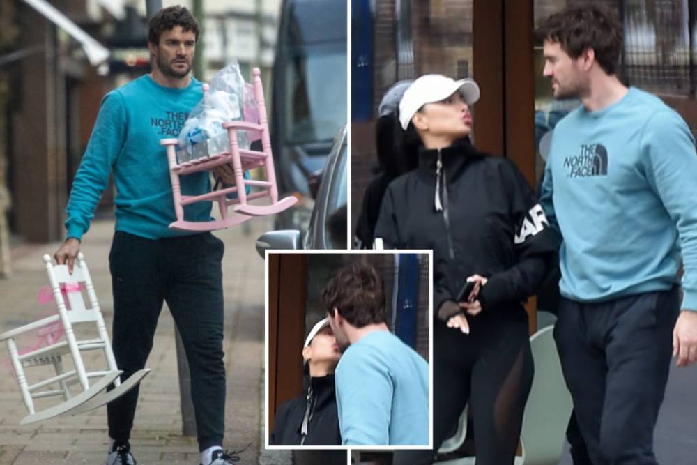 Nicole Scherzinger - Thom Evans - Nicole Scherzinger and her boyfriend Thom Evans kiss on the street as they shop for baby gifts - thesun.co.uk