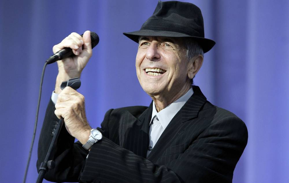 Leonard Cohen - Montreal residents sing Leonard Cohen songs on their balconies during coronavirus lockdown - nme.com - Italy