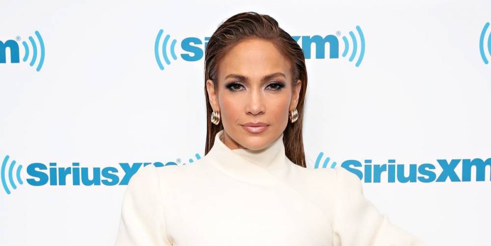 Jennifer Lopez - Alex Rodriguez - Ty Dolla - J.Lo Goes Makeup-Free While Dancing with Her Family in a TikTok Video - harpersbazaar.com