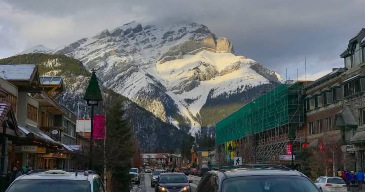 Rocky Mountains - ‘We’re devastated’: COVID-19 dries up tourism industry, thousands laid off in mountain towns - globalnews.ca - Canada