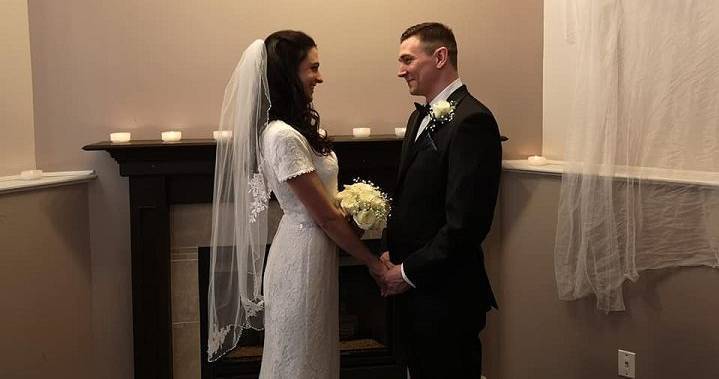 Edmonton couple ties the knot at home after COVID-19 cancellations - globalnews.ca - city Las Vegas