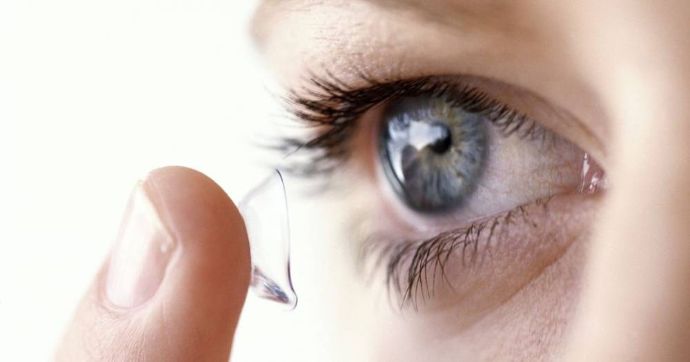 Wear glasses not contact lenses to protect against coronavirus, doctor says - dailystar.co.uk - Usa