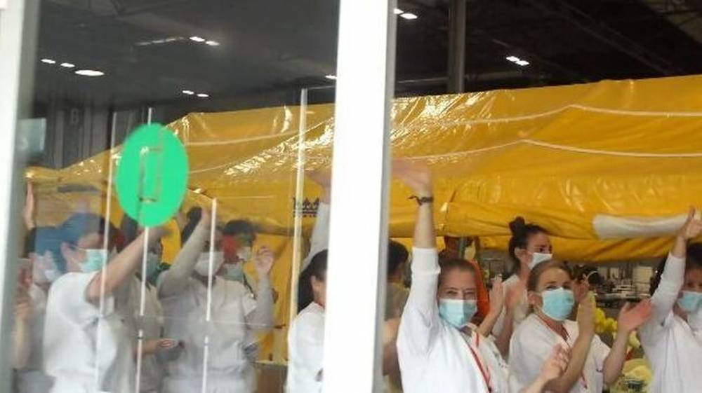 Carers cheer as recovered Covid-19 patient leaves Madrid hospital - rte.ie - Italy - Spain - city Madrid