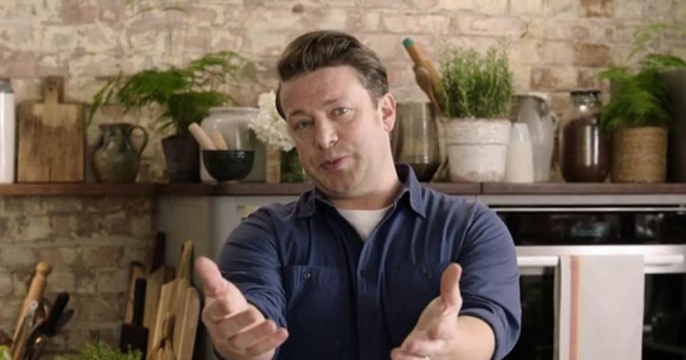 Jamie Oliver - Carry On - Coronavirus: Jamie Oliver teaches us how to make pasta with only one item - mirror.co.uk