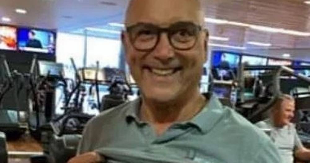 Gregg Wallace - Masterchef's Gregg Wallace flashes abs as he shows off three stone weight loss - dailystar.co.uk - Britain