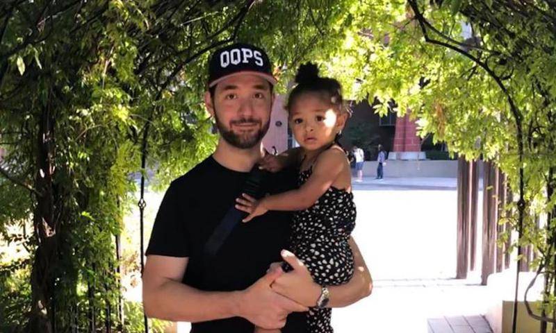Serena Williams - Alexis Ohanian - Alexis Olympia - Serena Williams’ daughter Olympia is dad’s mini souschef as they make tortillas - us.hola.com