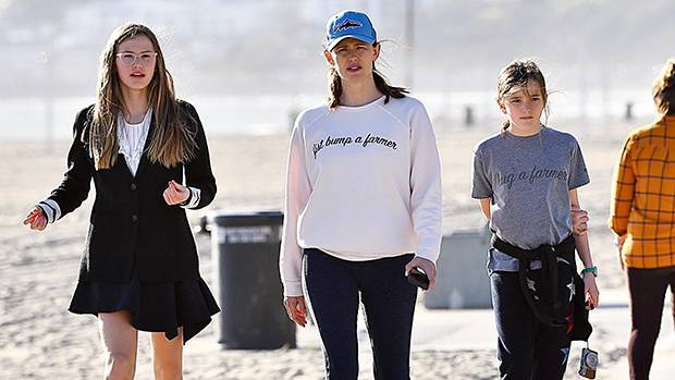 Jennifer Garner’s Daughter, Violet, 14, Is As Tall As She Is During Walk With Sister Seraphina, 11, - hollywoodlife.com - state California